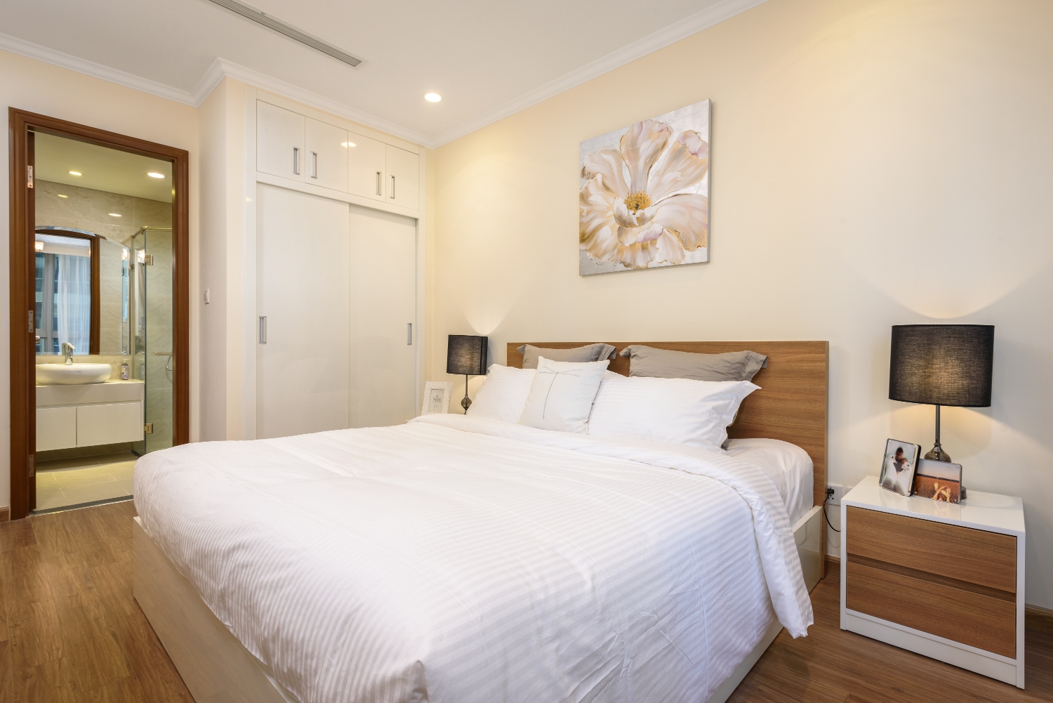 CHO THUÊ CĂN HỘ 2PN TÒA L4-5 FULL NỘI THẤT 5 SAO PHONG CÁCH HIỆN ĐẠI