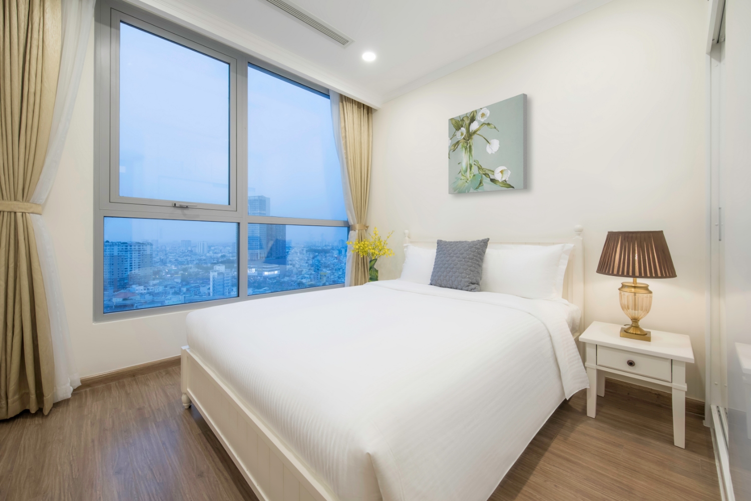 CHO THUÊ CĂN HỘ 2 PN TÒA PLUS FULL NỘI THẤT 5 SAO PHONG CÁCH BÁN CỔ ĐIỂN
