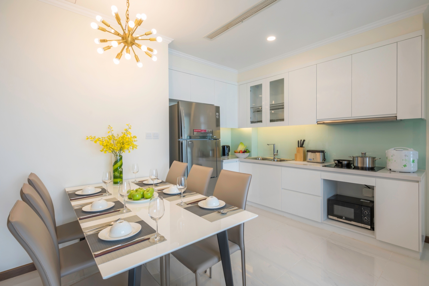 CHO THUÊ CĂN HỘ 2PN FULL TÒA PLUS NỘI THẤT 5 SAO PHONG CÁCH HIỆN ĐẠI
